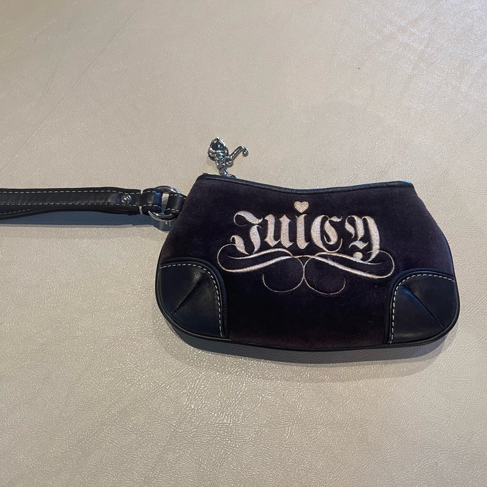 Juicy Couture wristlet purse. Phone, keys, and credit card. Grab and go!